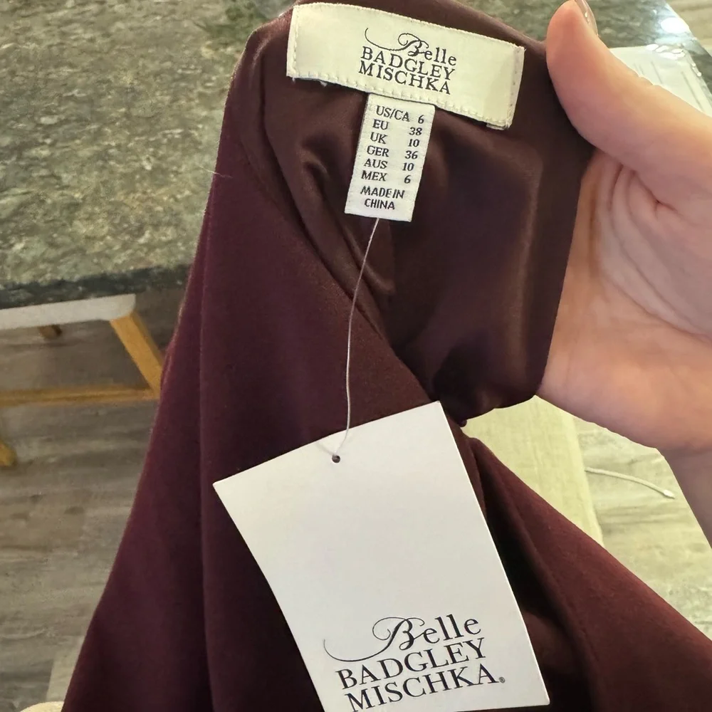 Badgley Mischka Capelet Popover Sheath Dress Burgundy Size‎ US 6 NWT